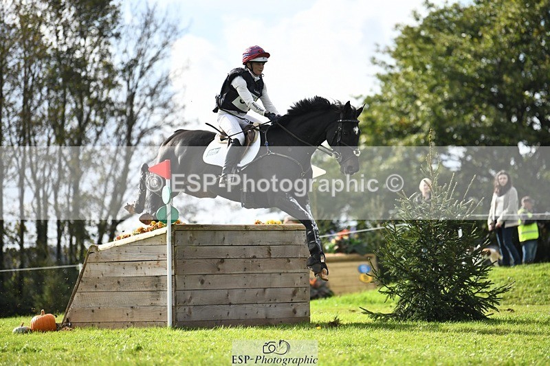 231022-140611-28965 - 342-STORM.IN.DECEMBER-Claire.Fielding-XC