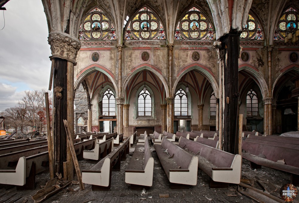 Philadelphia's Abandoned St. Bonaventure Roman Catholic Church ...