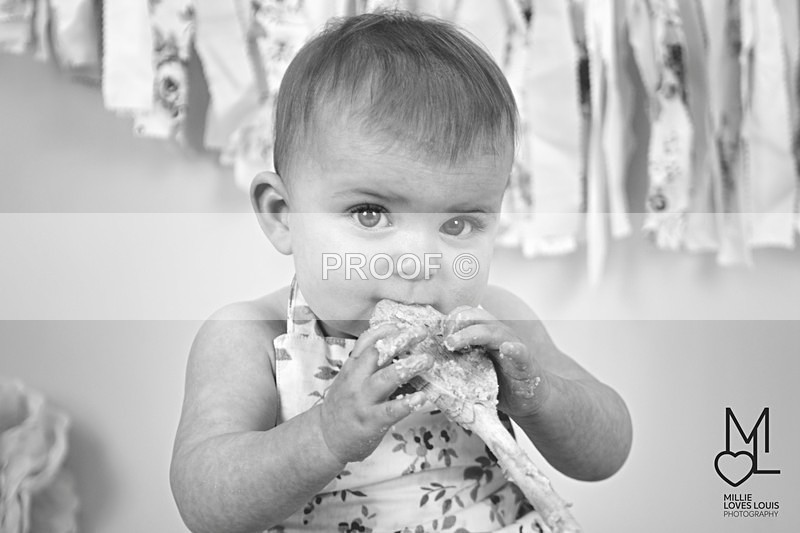 Alyssaa Cakesmash Millie Loves Louis Photography 59 - Cake Smash Celebrations