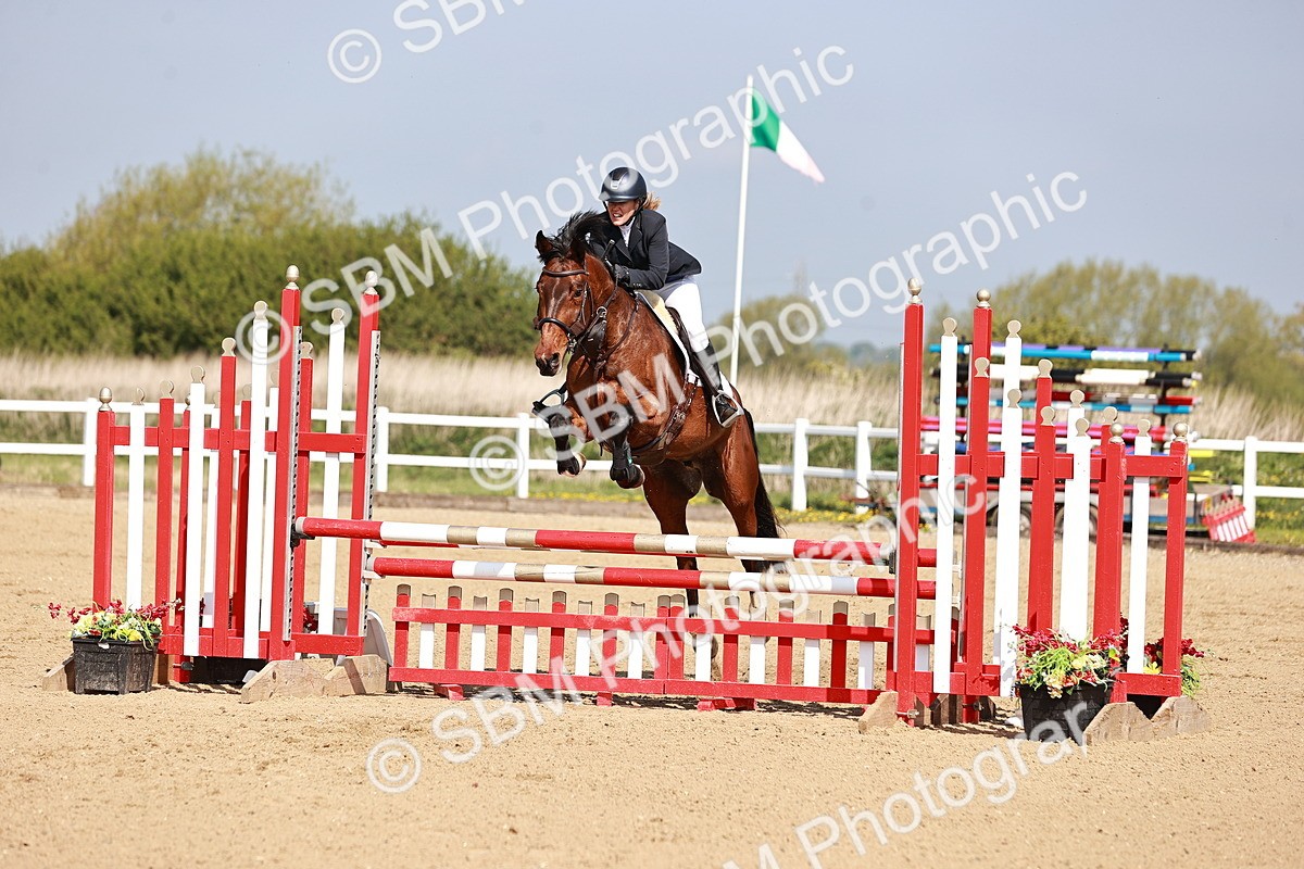  - Class 21 - Senior British Novice - 90cm