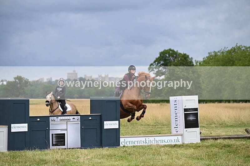 WJ6_2911 - Time at Jump 11:06 to 11:40