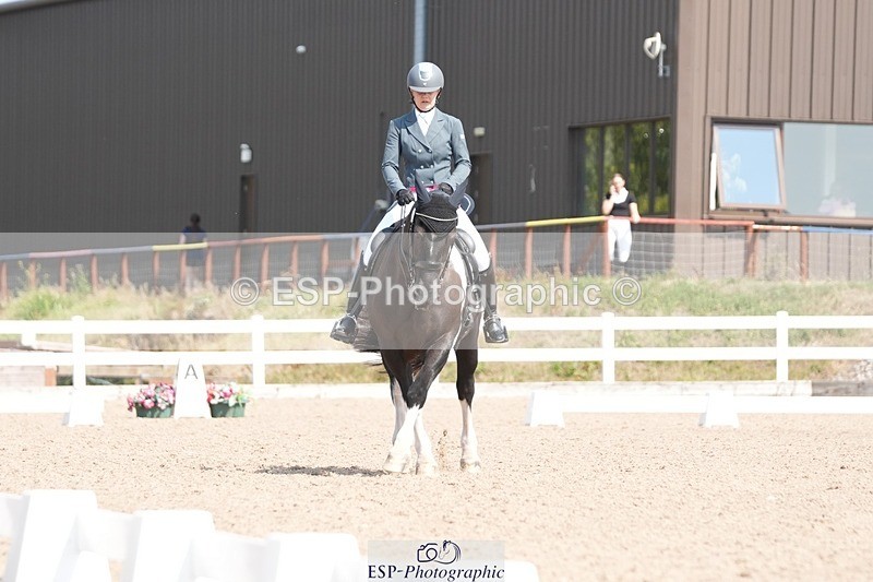 250817-122406-09032 - 163-Hannah.TownleyThe.Domino.Effect