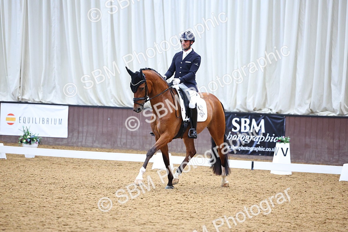 SBM_006623 - Class 5 - novice 6 - 12.04-13.07