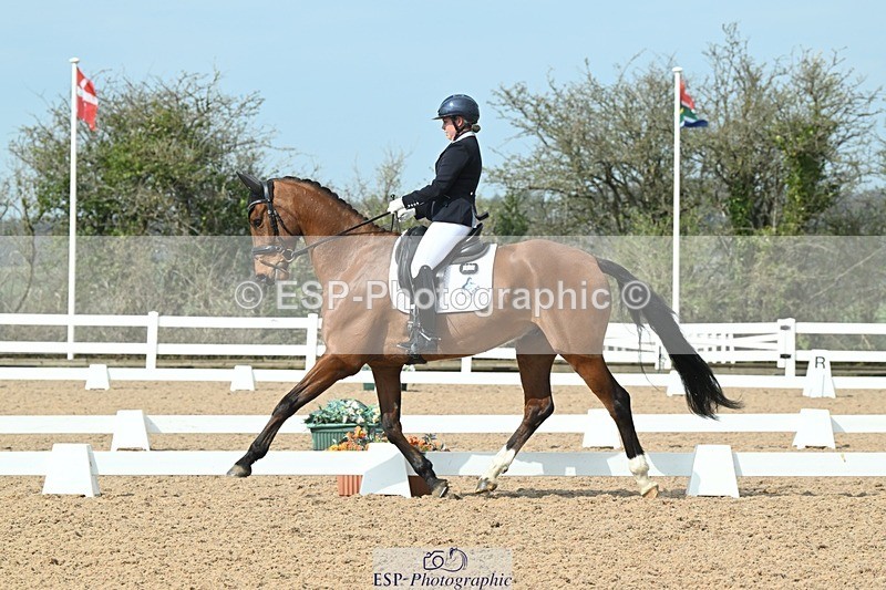 250403-103313-01453 - 036-Abbie.Newbury-Seagry.Viceroy