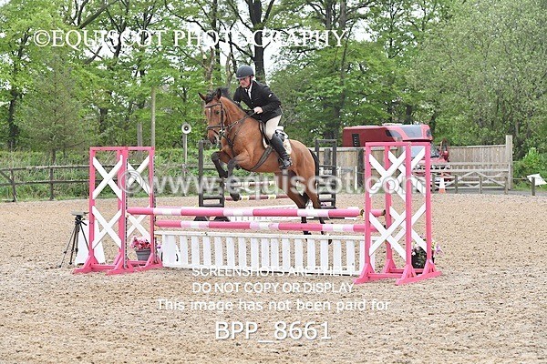 BPP_8661 - CLASS 24 SUN Senior BritiNovice/ 90cm Open