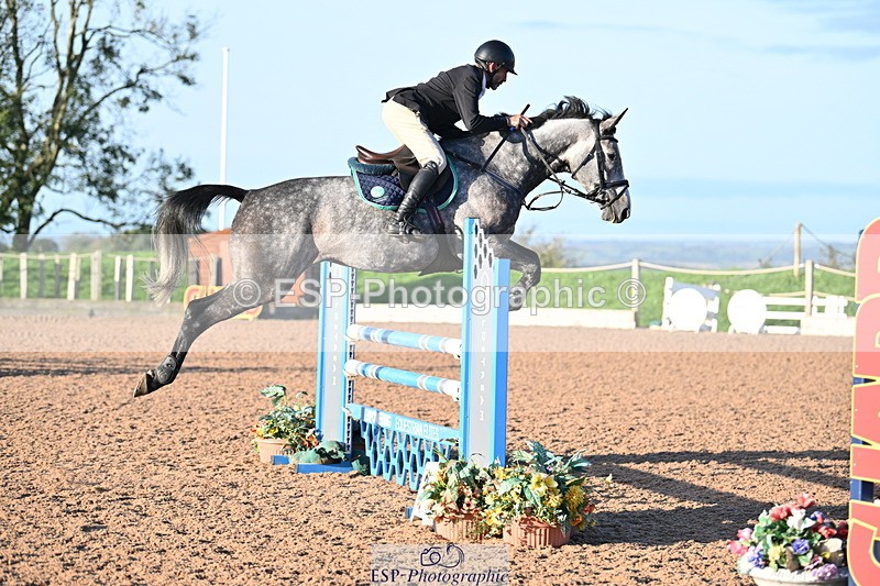 231015A-090426-06845 - Cls 28 Newcomers & 1.10m Open