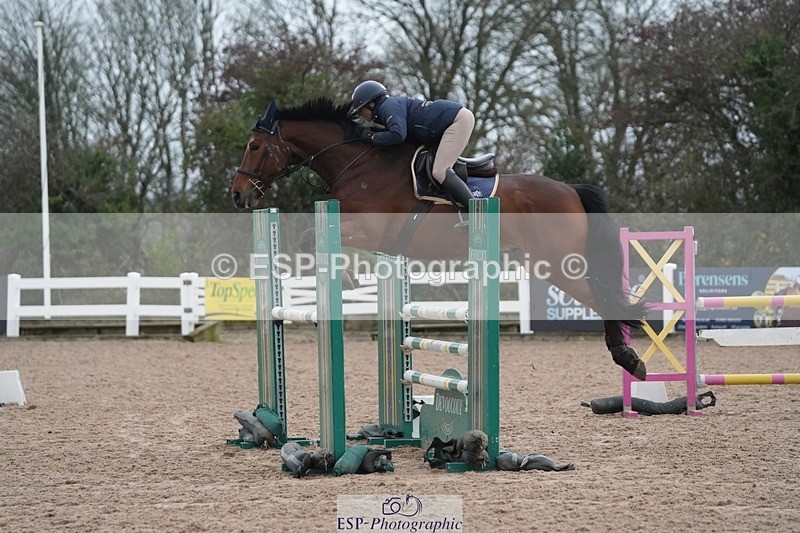 251109-113212-03574 - Cls 20 Newcomers and 1.10m Open