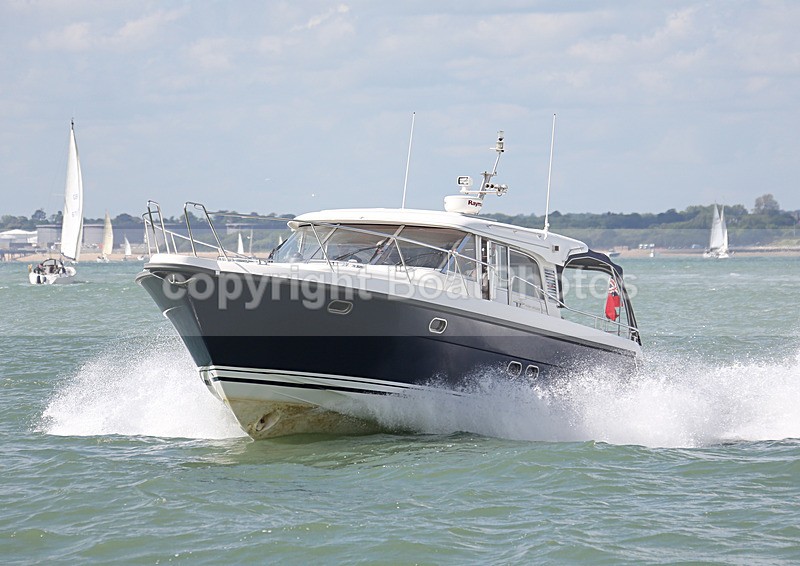 140525 NIMBUS 43 WT7A2142 - 130826 BLUE ANGEL NIMBUS 340