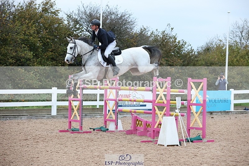 241101A-160823-03246 - FRI Cls 8 National 1.30m