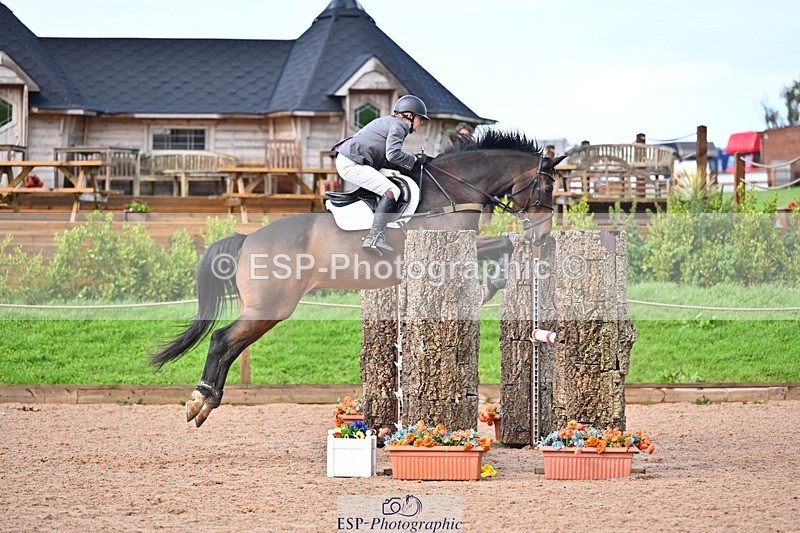 250912-160443-05342 - Cls 13 Snr 1.05m and 1.10m