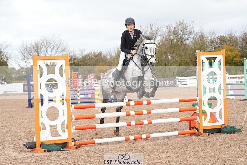 251026-120636-02322 - Cls 4 Pony Winter Novice + 80cm Open