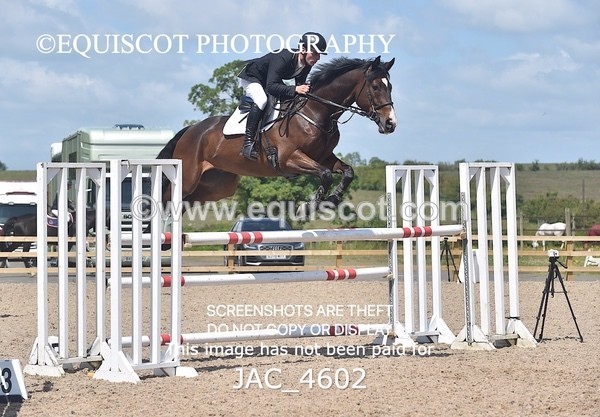 JAC_4602 - CLASS 7 Senior Foxhunter/ 1.20m Open