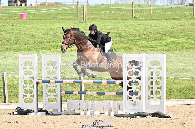 250416-131611-00986 - Cls 4 Newcomers and 1.10m