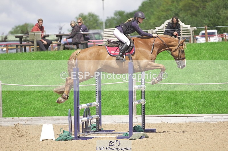 230806A-131340-02165 - Cls 14 Snr Foxhunter & 1.20m Open