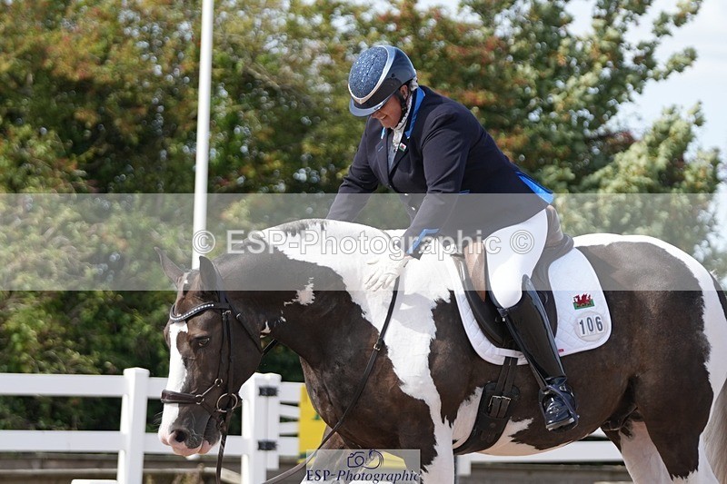 250906-135407-03423 - 106-Lucy.HamblettGalliano.Gold.Dust