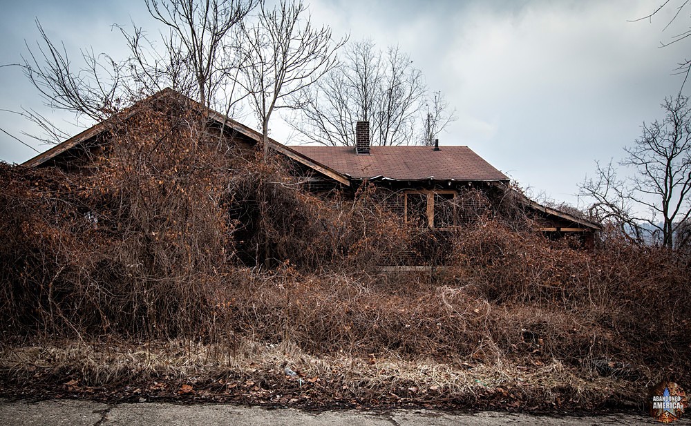 Abandoned Western Pennsylvania Home | Snarled - Abandoned Houses and Homes