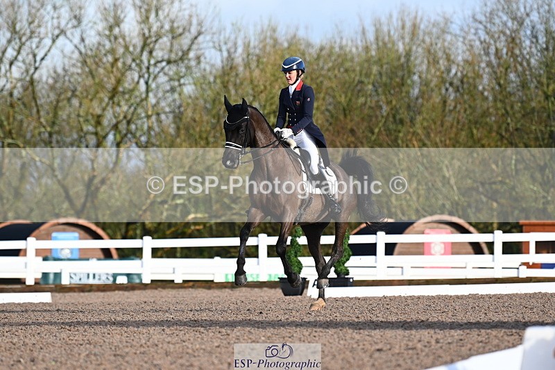 240218A-091009-05028 - 162-Holly.Kerslake-Totil.Platinum