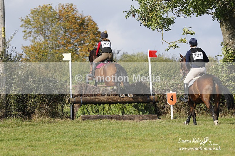  WWHT 171021 3494 - Intermediate Pairs (0.90m)  17/10/21