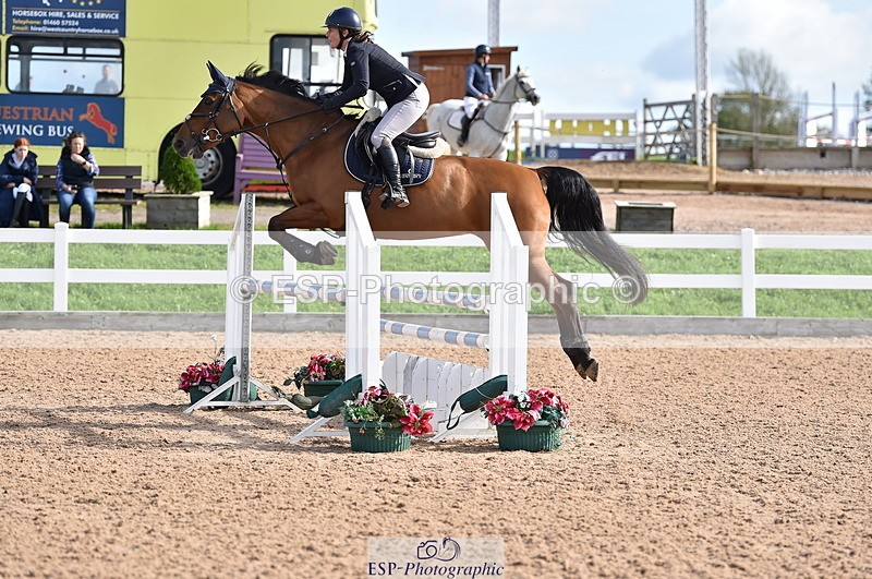 231015A-130204-08176 - Cls 25 95cm Amateur Q 2nd R