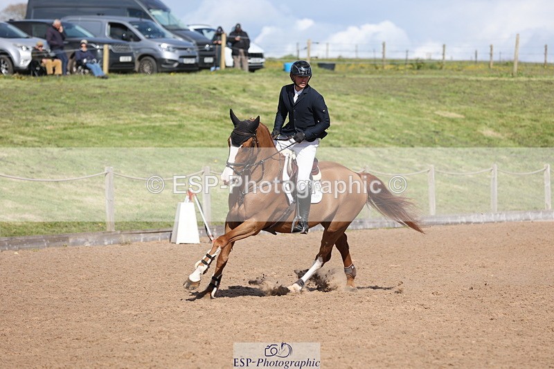 240419A-160428-09124 - Cls 10, 2 Star Big Tour 145cm  15.45 to 16.35 break