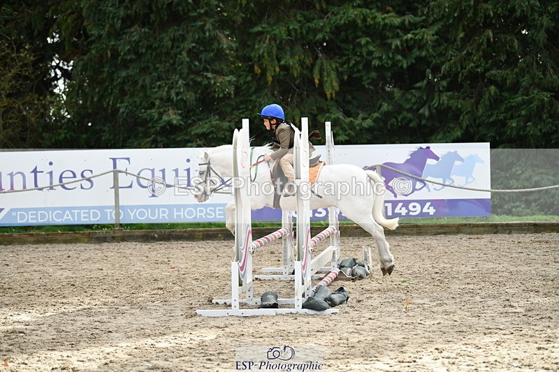 251004A-150637-01668 - Classes 8 & 9 70cm