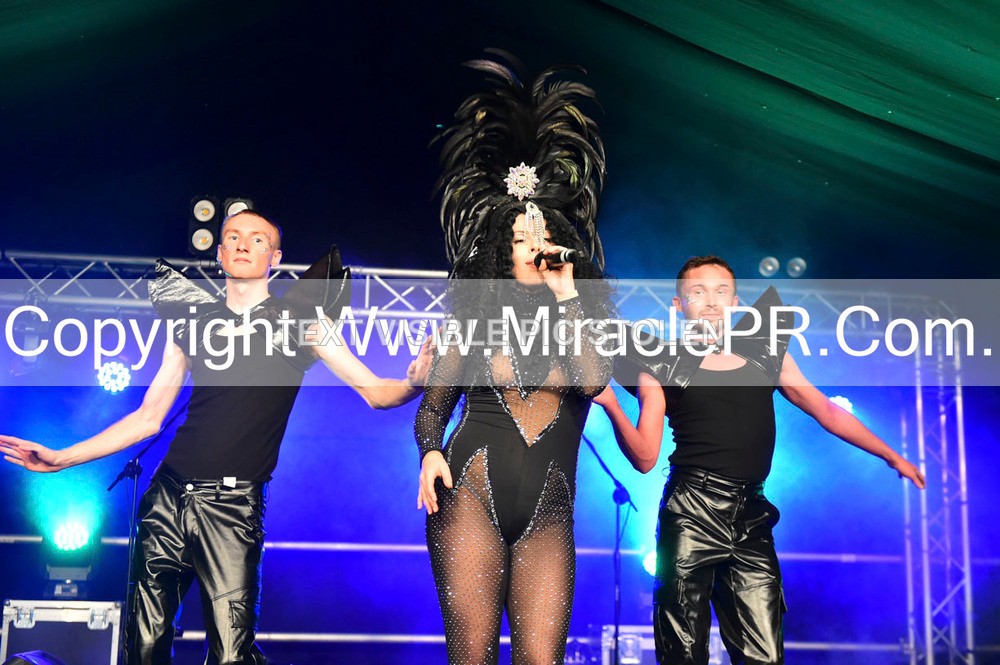 SH4_6972 - The Cher Experience