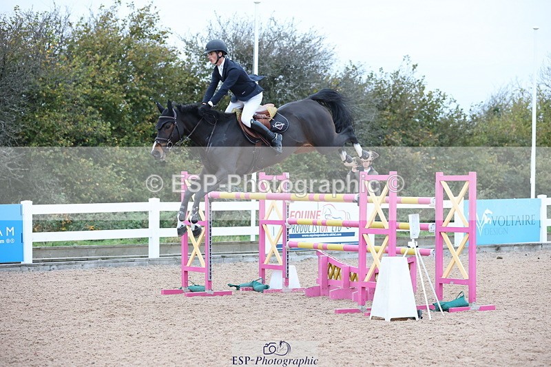 241101A-160135-03196 - FRI Cls 8 National 1.30m