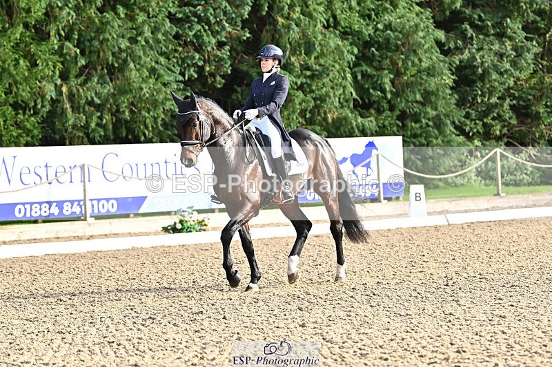 241023-160219-00841 - 012-Mollie.Summerland-SKITTEL.D'EKWI