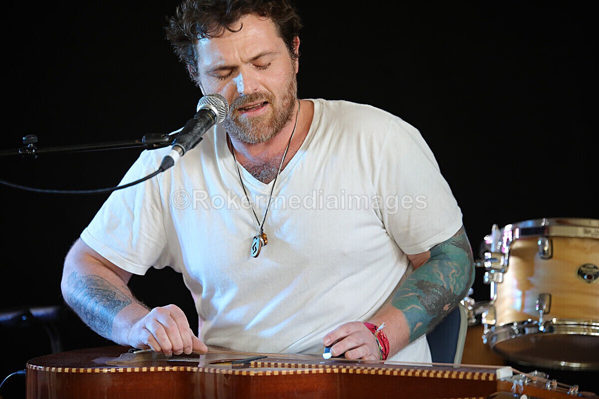 FOLK N BLUES-210 - FOLK and BLUES SEPT 2022