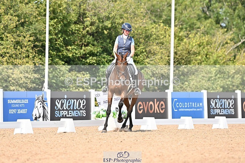 250816-131553-04628 - 092-Nikki.HandHigher.Ground