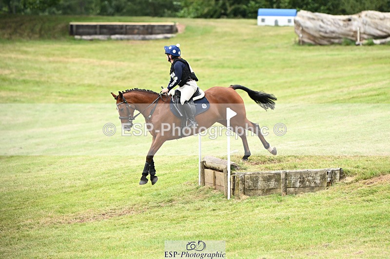 240825X-162559-36771 - 80cm XC 15.30 to 16.30