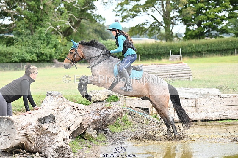 250821B-111242-00209 - Group B - Danielle