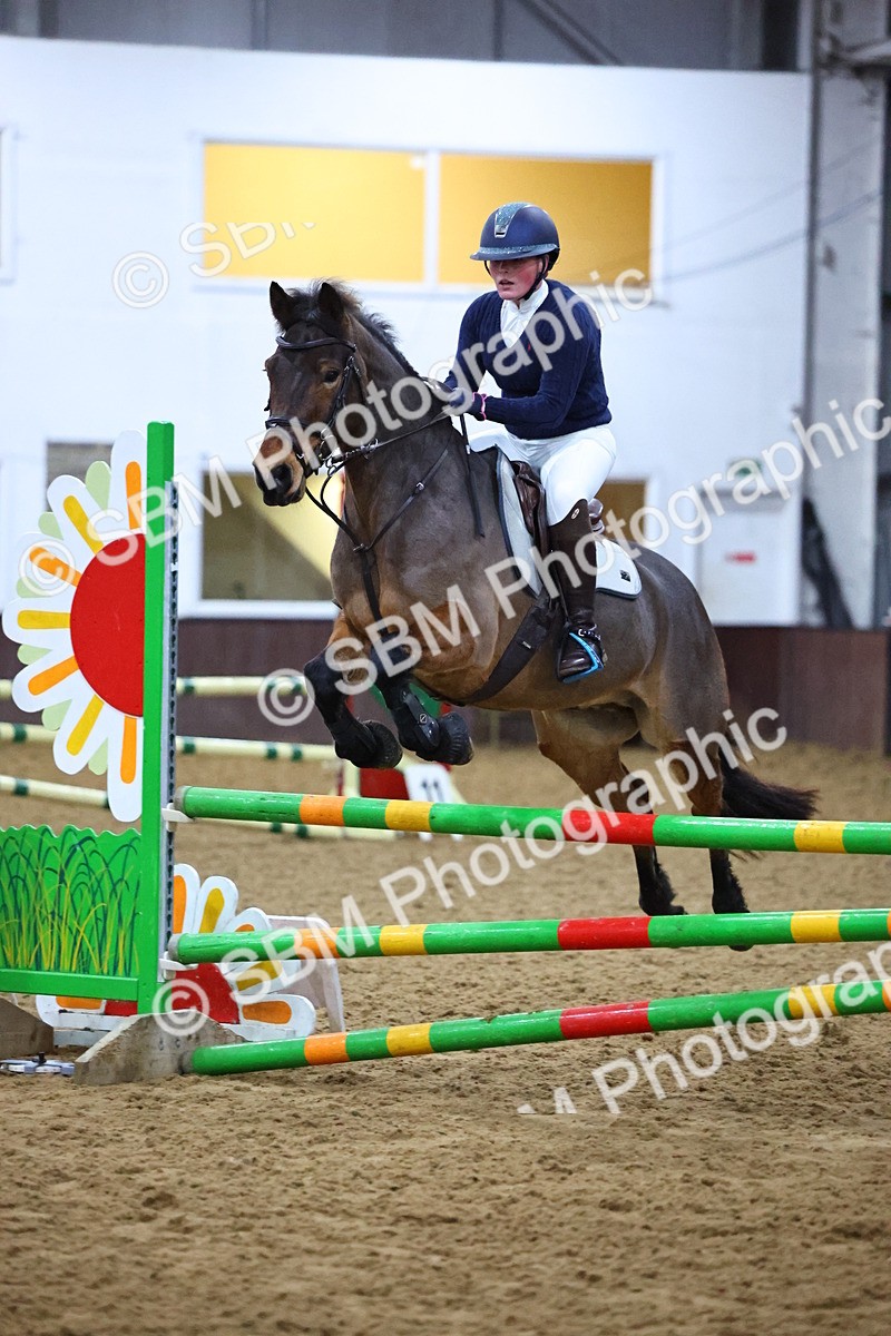 SBM_002590 - Class 6 - Holly & Ivy Stakes - 90cm