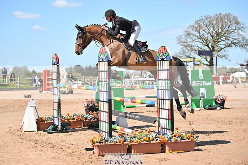 240420A-133155-11390 - Cls 7, 2 Star Medium Tour 1.35m