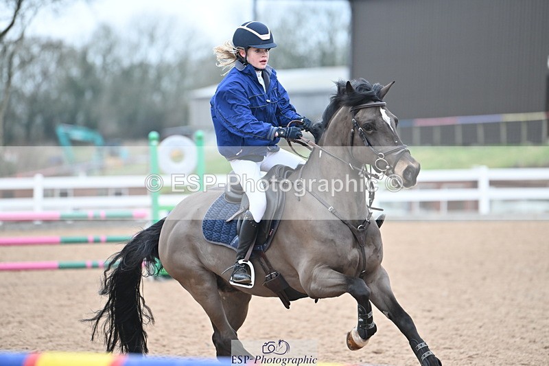 240128A-122721-00867 - Cls 4 Pony Newcomers and 1m Open