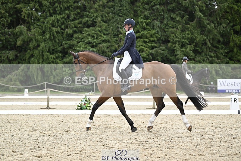 240523-164220-05495 - 446-SOMMERSBY-Jenny_Caras