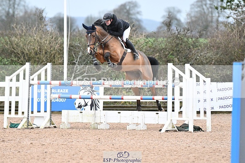 241206-142503-01097 - Cls 6 Foxhunter and 1.20m Open