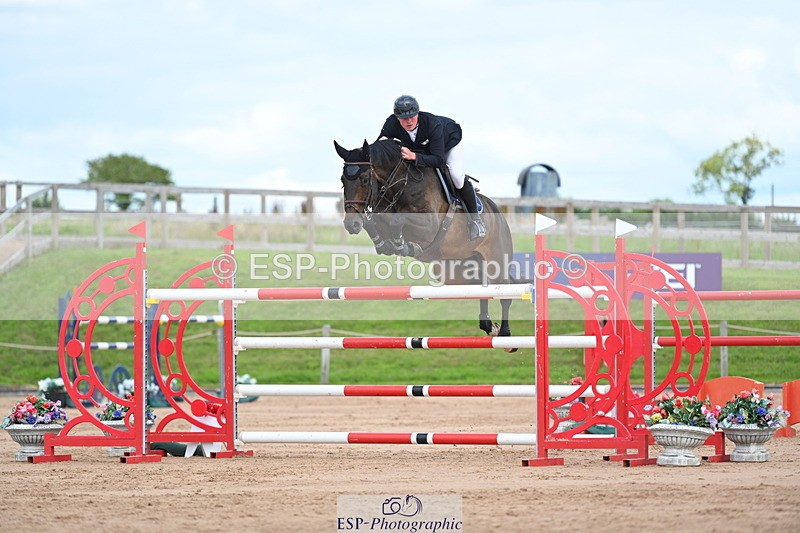 230721A-153619-07329 - Cls 10, 2 Star Big 1.45m Start to break