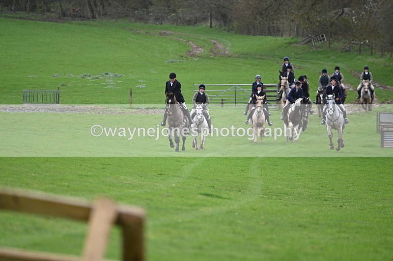 WJ6_9085 - Line Three