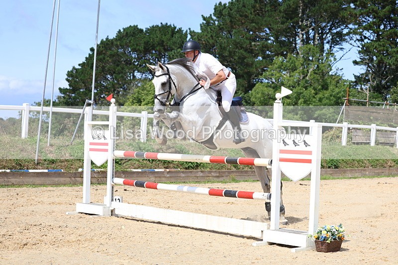 3E7A1777 - Class 8: Senior Newcomers/1.10m open