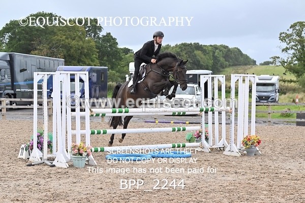 BPP_2244 - CLASS 4  FRI Senior Newcomers/ 1.10m Open