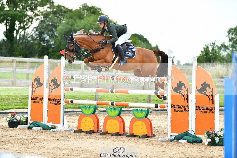 230720A-152916-03890 - Cls 9, 2 Star Big 1.40m Start to break