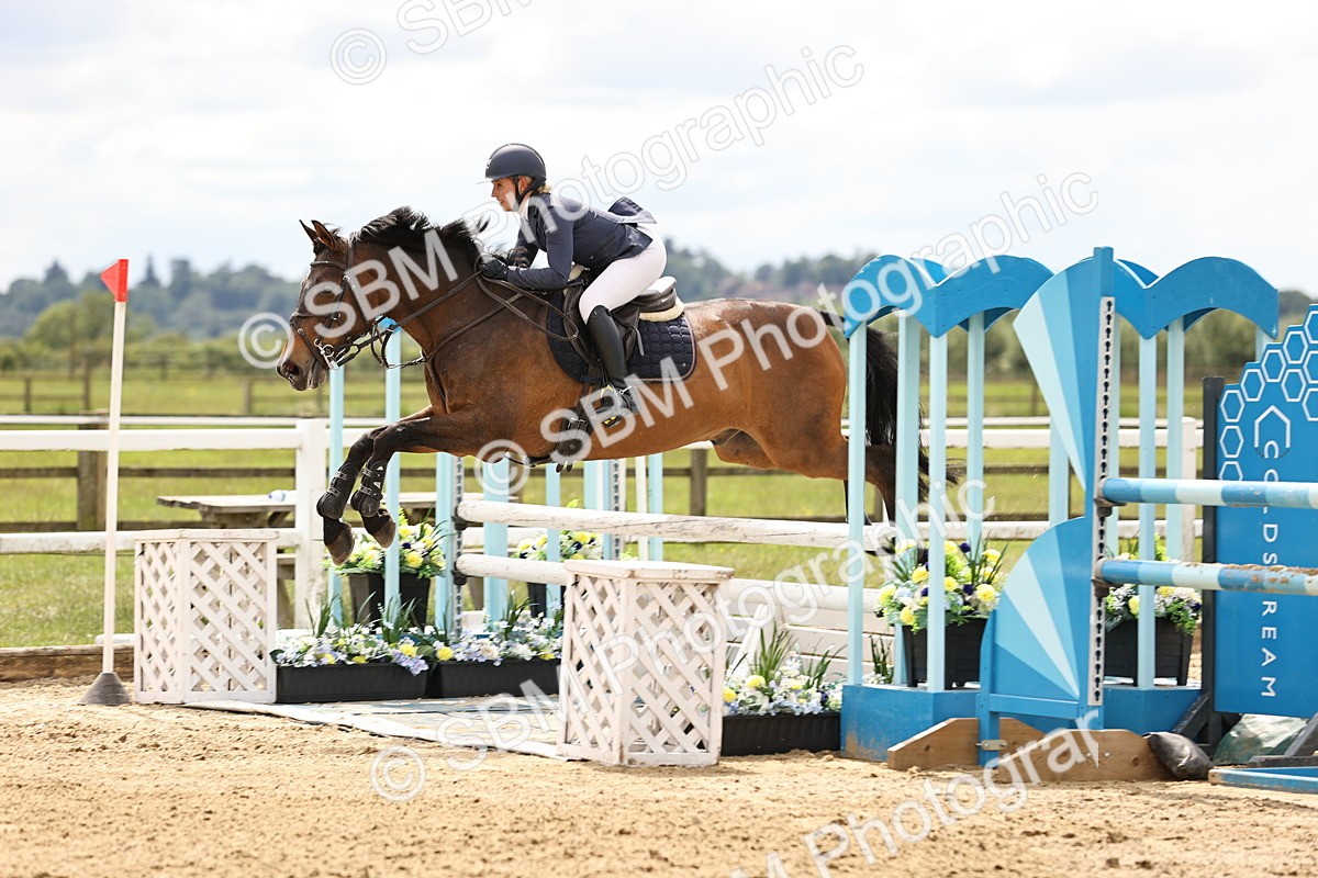 SBM_003365 - Class 11 - Senior Newcomers - 1.10m