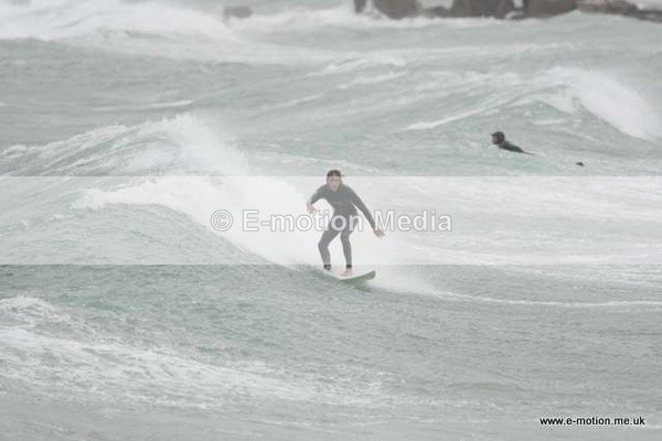 SU 110509-12 - Surf May 09