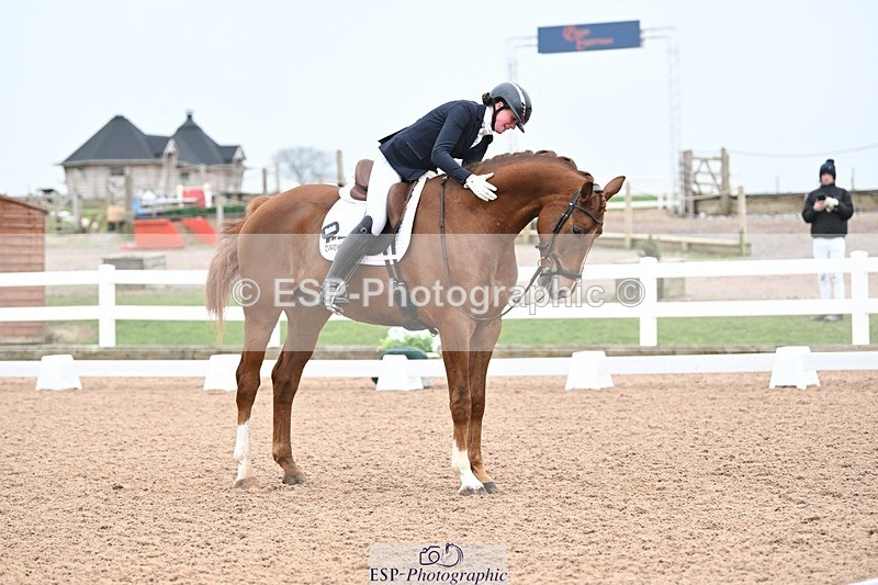 250216-135211-05806 - 257-Beth.Bainbridge-NEWTON.GLOVETROTTER