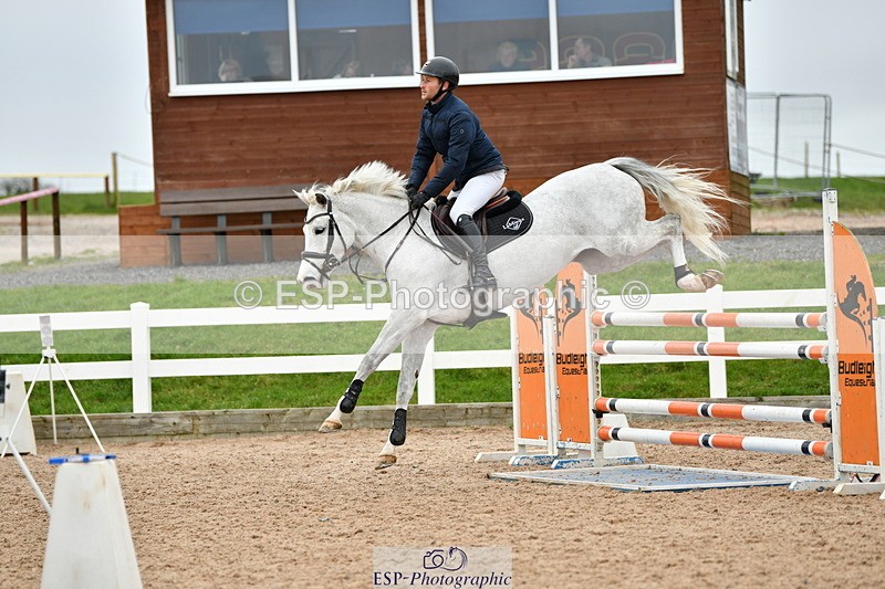 240112A-121742-00672 - Cls 5 Newcomers and 1.10m Open