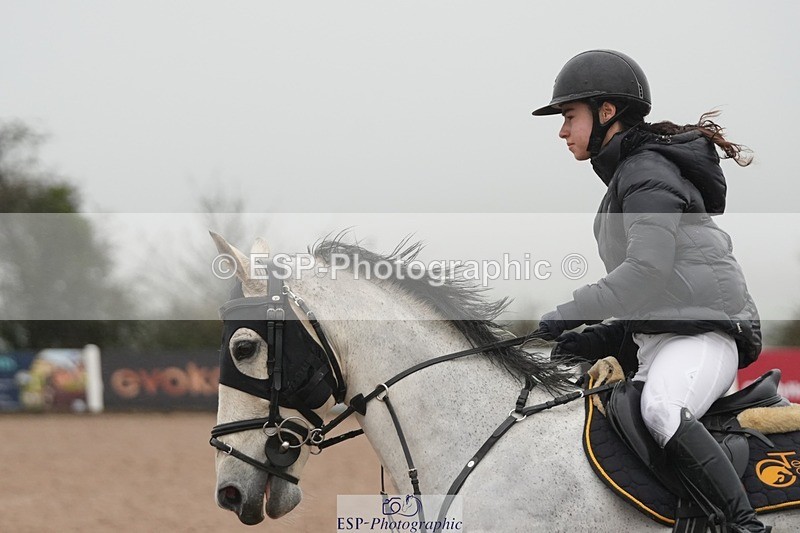 251207-120726-01976 - Cls 20 Snr Newcomers and 1.10m