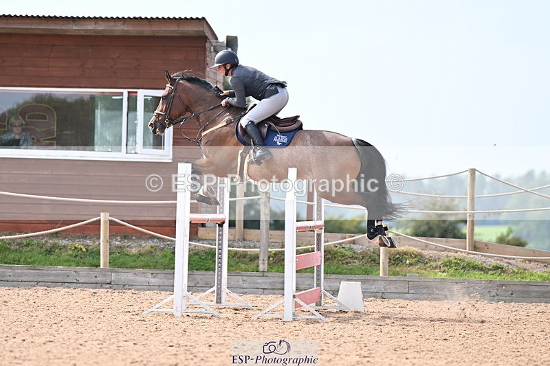 240828A-144120-00976 - Cls 4 Snr Newcomers and 1.10m Open