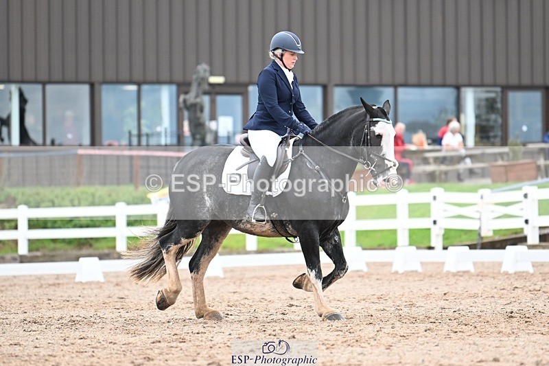 250907-123342-08360 - 061-christine.harrisonRed.Flair