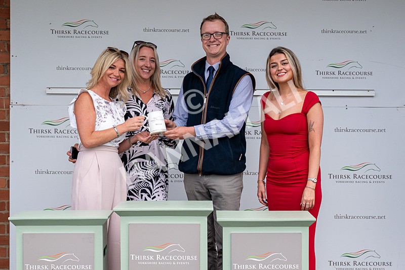 050626-Race 5-King Of Berkshire-0058 - Race 5 16.10pm Ruby Lodge Care Home In Thirsk Handicap